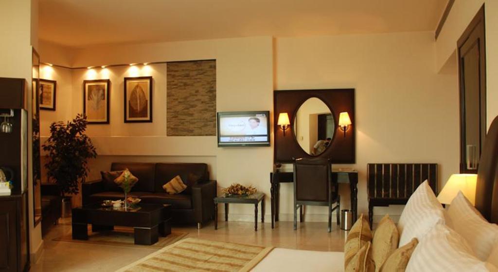 ניו דלהי Hotel Shanti Palace Mahipalpur מראה חיצוני תמונה